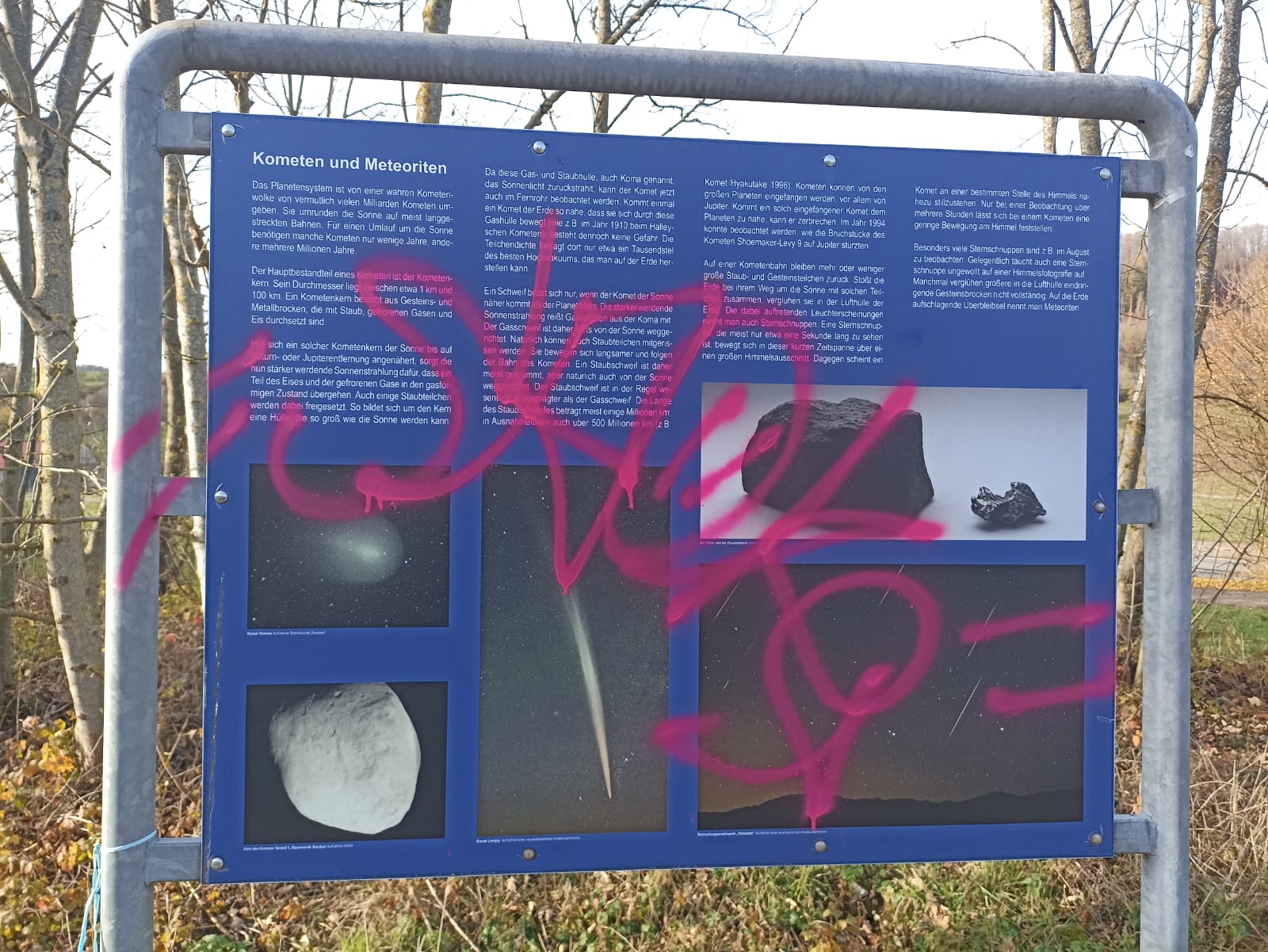 Vandalismus Kometen und Meteoriten Steinernes Kreuz